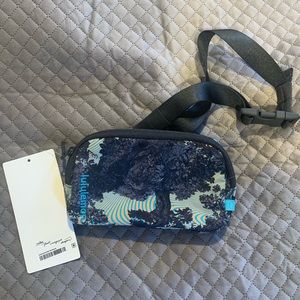 Lululemon Mini Everywhere Belt Bag